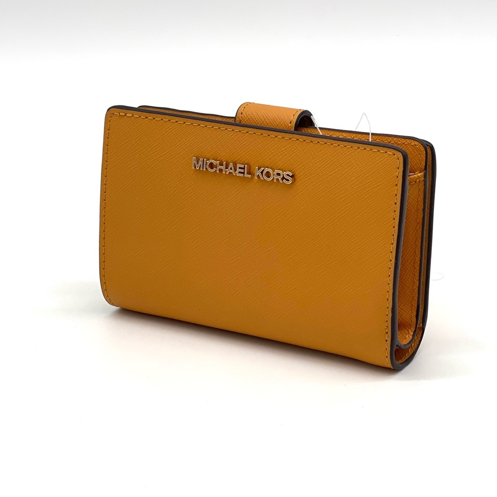 Michael Kors Medium Bifold Zip Corner Wallet